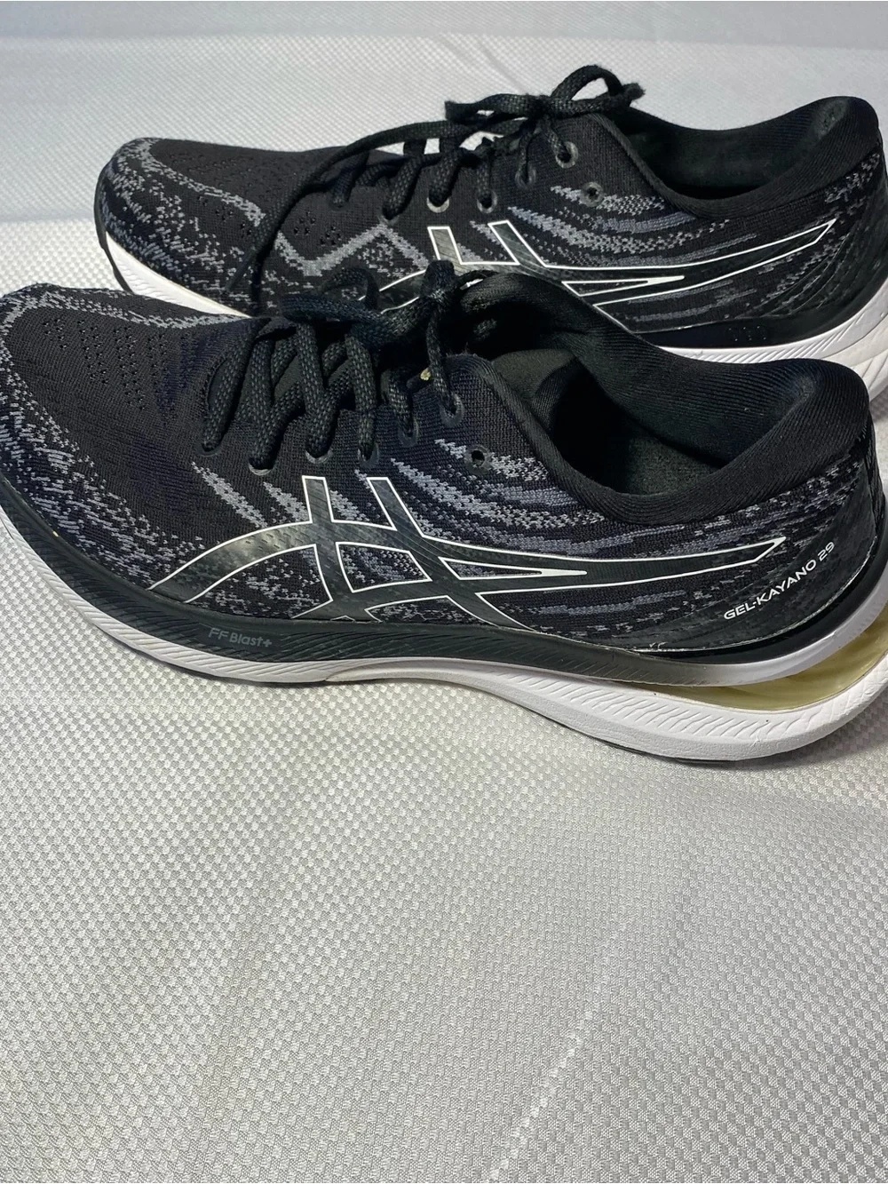 Asics Gel  Kayano 29 Running Black & White Men's Size 12 Shoes w/Gold